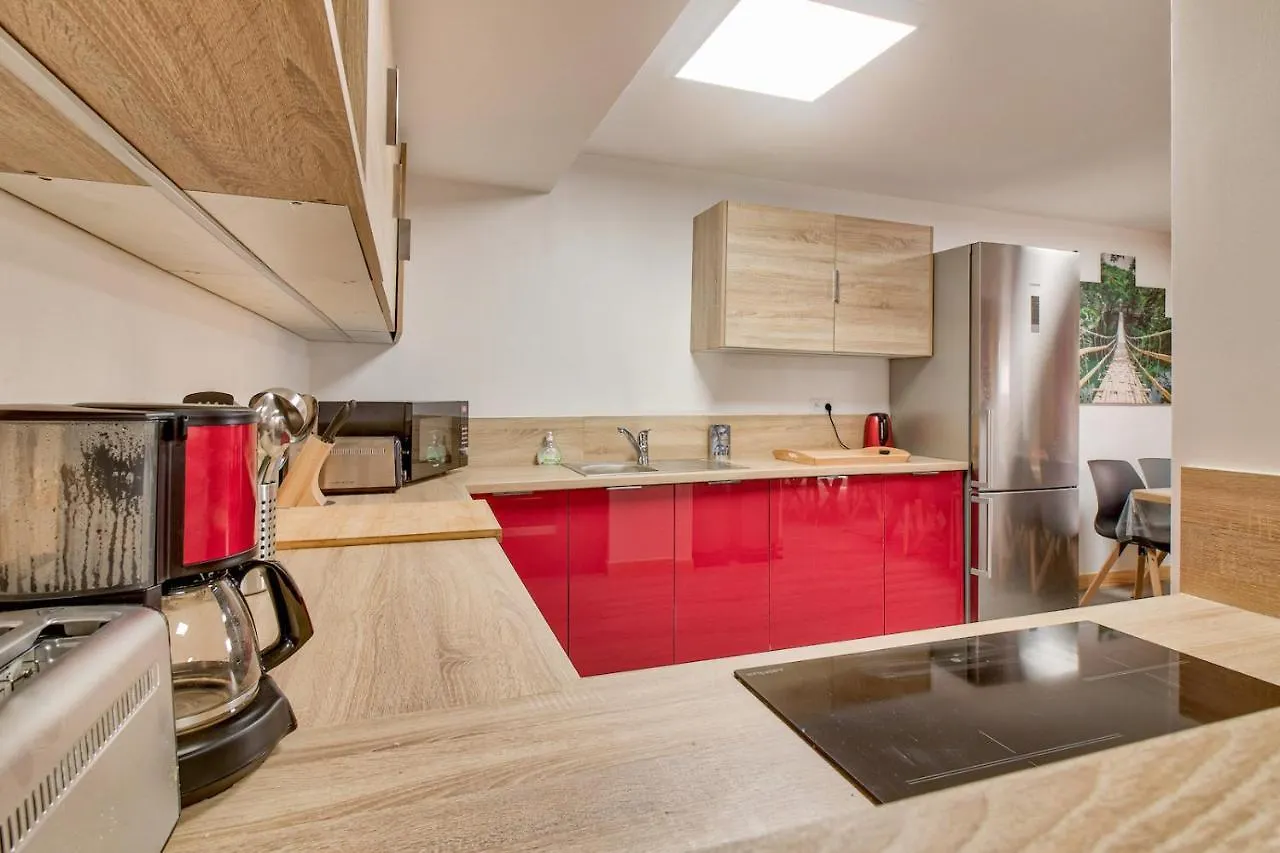 Daire A 80M Des Pistes, Bel Appartement Pour 15 Génos