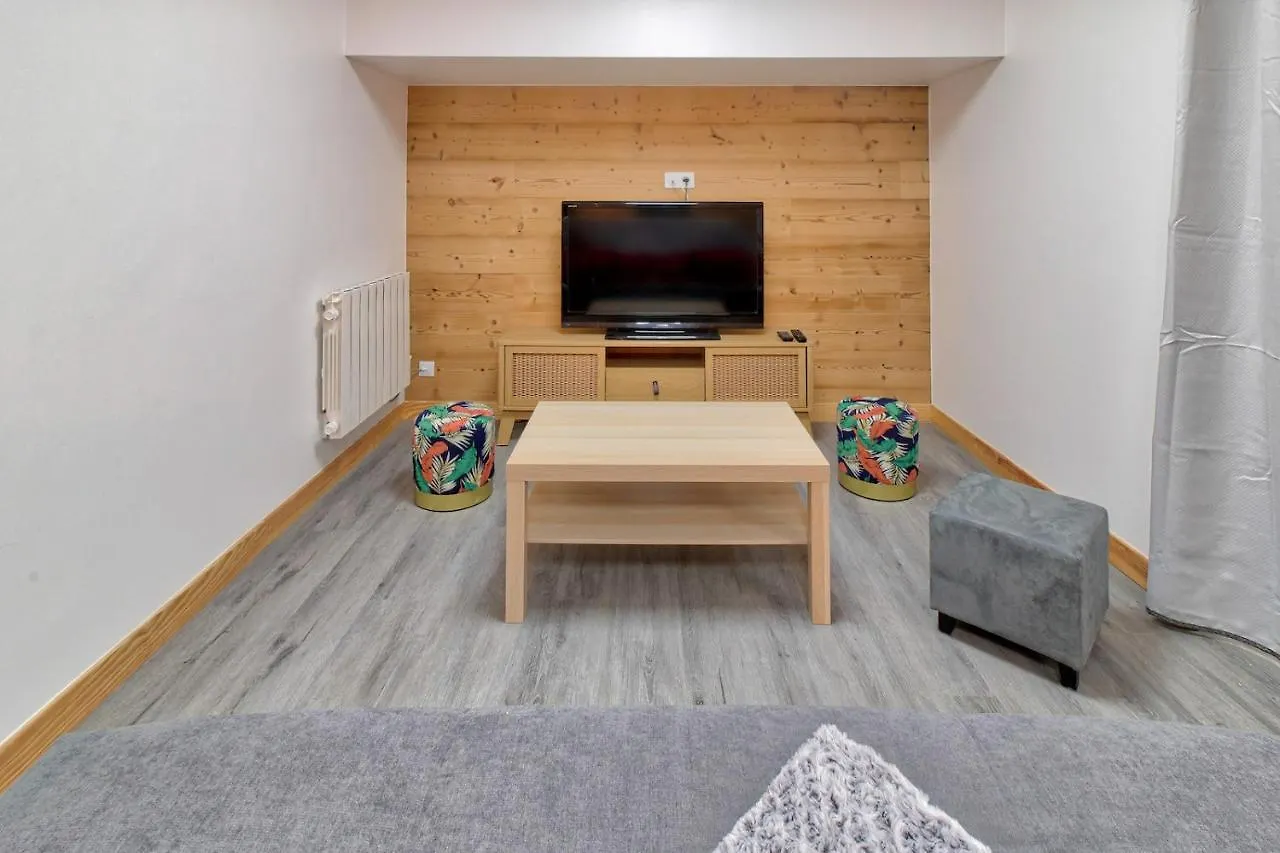 A 80M Des Pistes, Bel Appartement Pour 15 Génos 0*,  Fransa